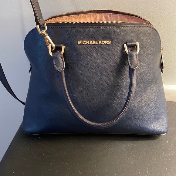 Navy Michael kors bag - Picture 3 of 14